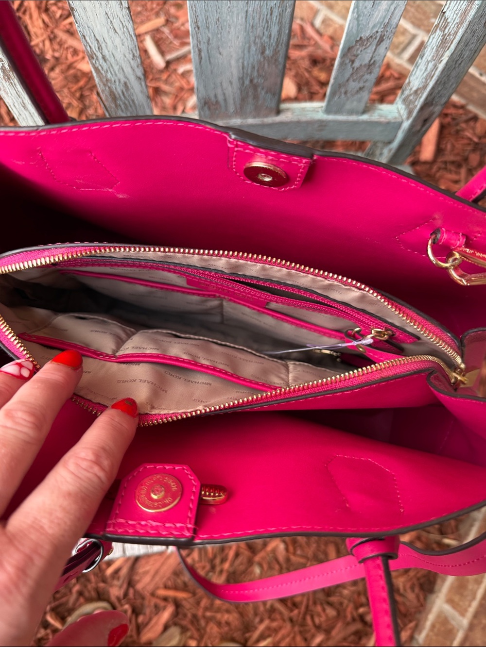 Michael Kors Studio Mercer Gallery Pebbled Leather Medium Tote in Ultra Pink - Picture 8 of 16
